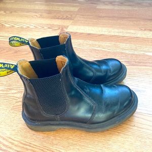 Dr. Marten Chelsea Boot Black